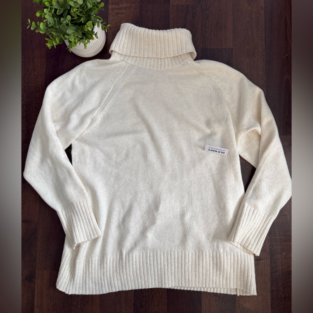 🆕 Old Navy So Soft Cream Turtleneck Sweater